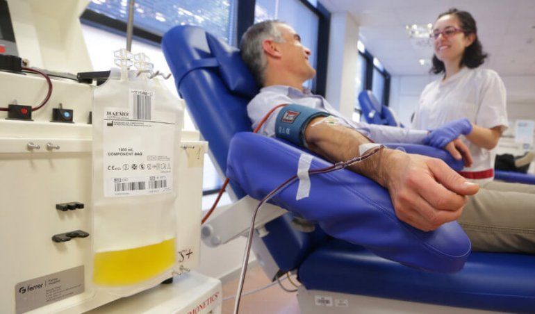 Personas vacunadas no podrán donar plasma