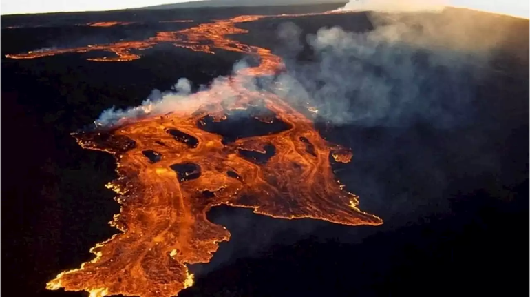Alerta en Hawái por la erupción del Mauna Loa, el volcán activo más grande del mundo