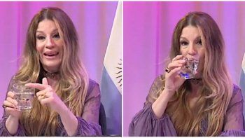 gisela barreto explico con un vaso de agua los peligros del sexo anal gisela barreto explico con un vaso de agua los peligros del sexo anal