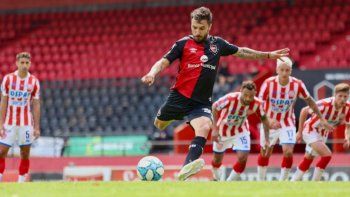 Nacho Scocco anotó de penal el 1-1 definitivo. Nacho Scocco anotó de penal el 1-1 definitivo.