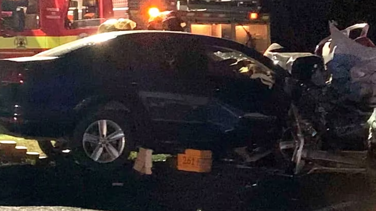 El Astra en el que viajaba una familia. Todos los integrantes fallecieron por el accidente en Tres Arroyos. (Foto Gentileza) El Astra en el que viajaba una familia. Todos los integrantes fallecieron por el accidente en Tres Arroyos. (Foto Gentileza)