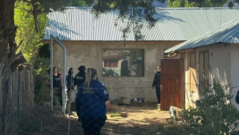 Los procedimientos habrían sido ordenados por un juez de Chubut y comenaron en la primera mañana de este martes