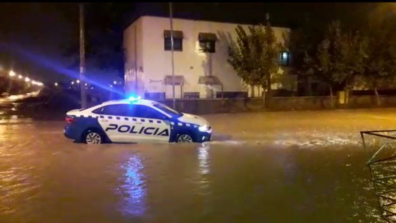 Temporal: barrio Huiliches inundado y desbordes en el arroyo Durán
