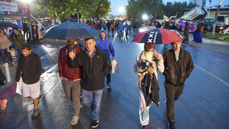 La lluvia pateó los festejos