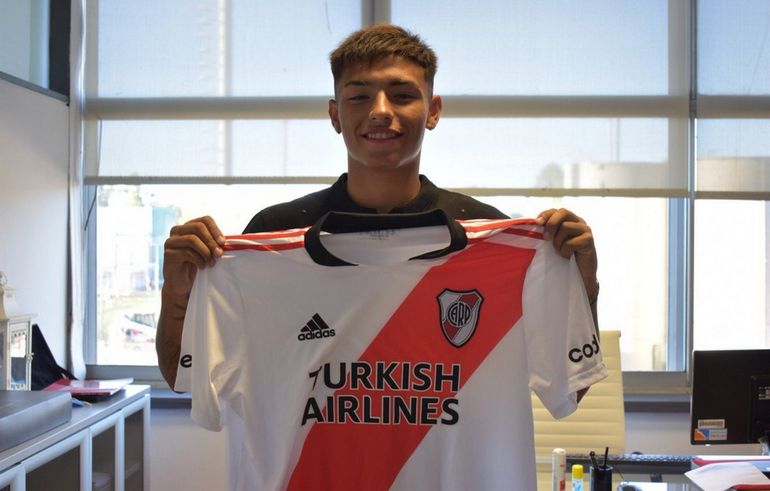 Agustín Ruberto podría ser futuro compañero de Alexis Mac Allister