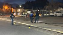 La Policía continúa trabajando en el lugar del hecho con el fin de recoger distintas pruebas de valor.