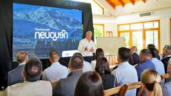 Rolando Figueroa reunió este lunes a los diputados provinciales. Rolando Figueroa reunió este lunes a los diputados provinciales.