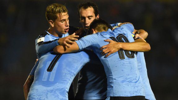 La Celeste, de la mano de Luis Suárez, recuperó el fútbol y la cima de las Eliminatorias.