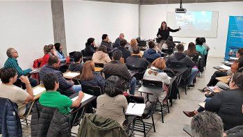 a sala llena, continua la catedra herman schroeder en la uflo a sala llena, continua la catedra herman schroeder en la uflo