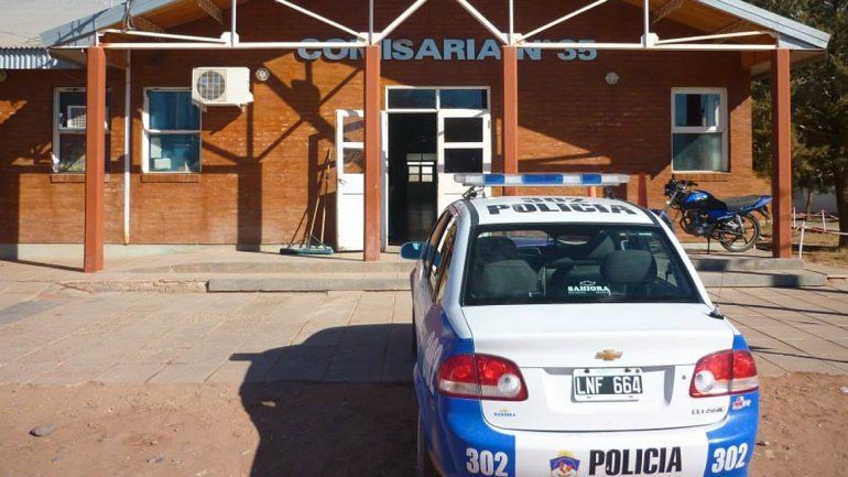 Efectivos de la Comisaría 35 acudieron al lugar de la pelea por un llamado.