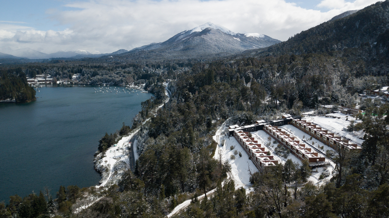 Un refugio entre montañas: Montaña Resort, el invierno más íntimo de Villa La Angostura | LM Neuquen Un refugio entre montañas: Montaña Resort, el invierno más íntimo de Villa La Angostura
