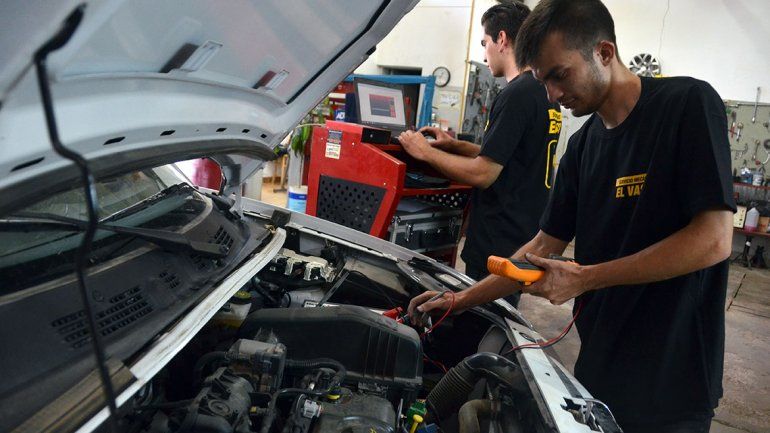 Dejar el auto listo para las vacaciones cuesta $10 mil