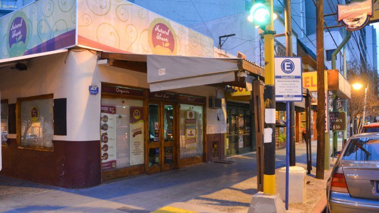 Entró dos veces a la dietética de calle Rivadavia al 200.