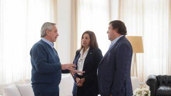 el presidente recibio a arabela carreras y alberto weretilneck el presidente recibio a arabela carreras y alberto weretilneck