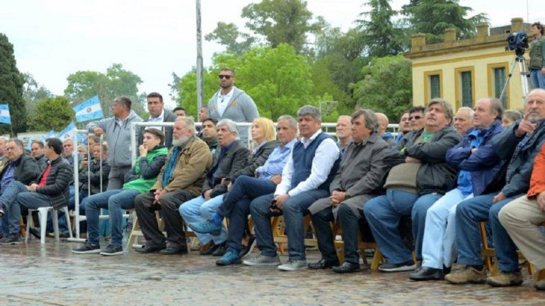 Hugo Moyano, en la masiva misa por paz, pan y trabajo en Luján