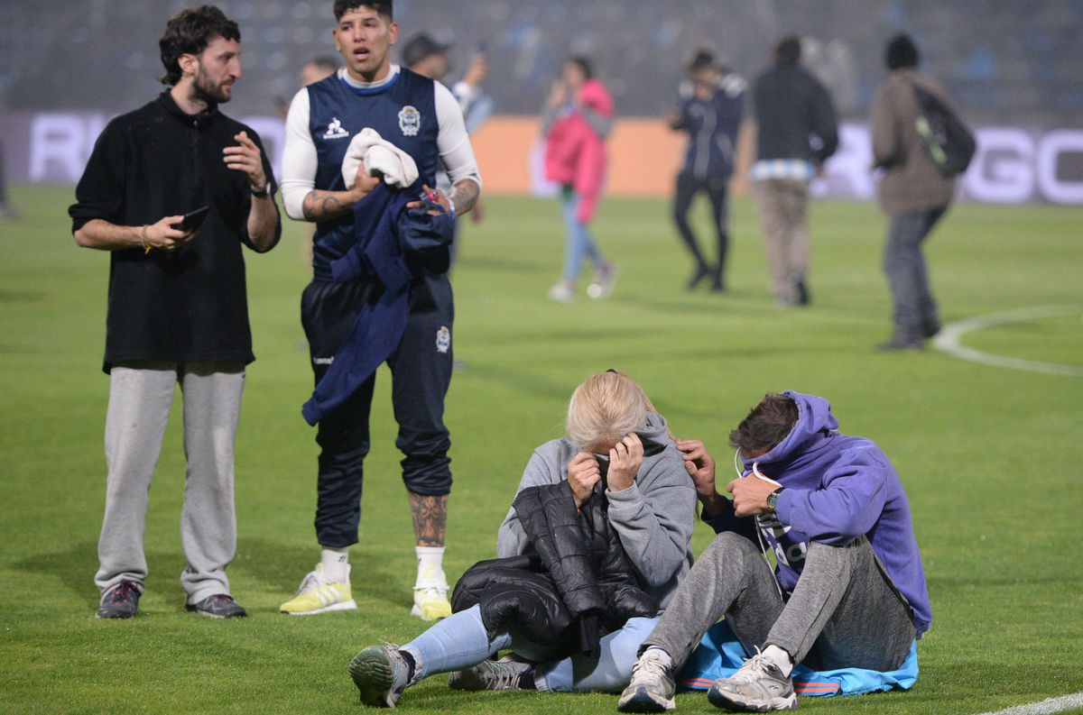 Murió un hincha por los incidentes en Gimnasia - Boca