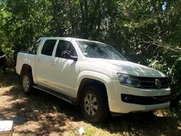 La camioneta fue identificada en una chacra del Barrio Labraña. La camioneta fue identificada en una chacra del Barrio Labraña.