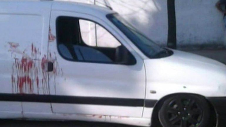 La balacera fue en la vereda. Dos de los impactos dieron en el tórax de la mujer