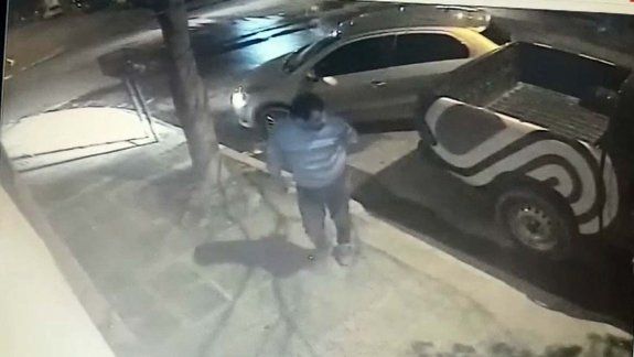 Un gitano robarruedas quedó escrachado por las cámaras