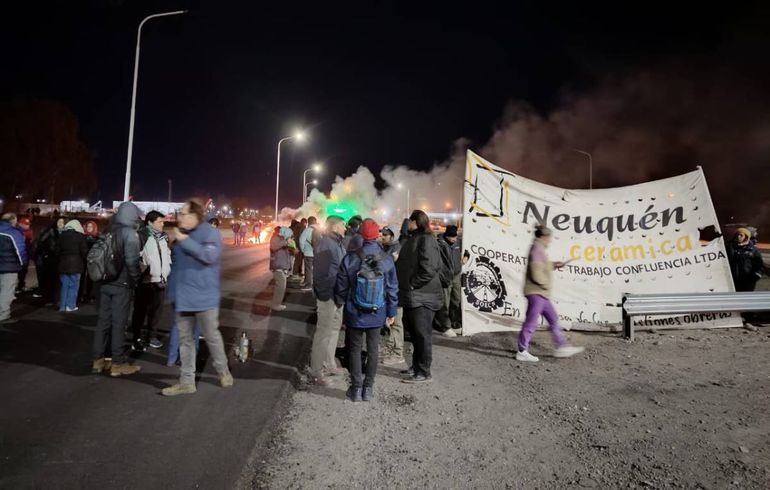 El corte en Ruta 7 pasó sin incidentes excepto por un conductor que agredió a los manifestantes y fue golpeado.