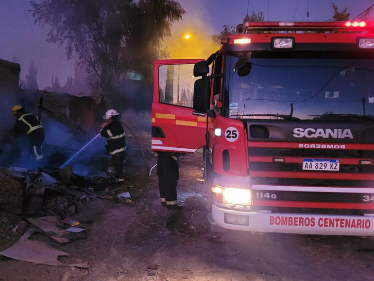 Disparos y dos casas incendiadas a propósito en Centenario