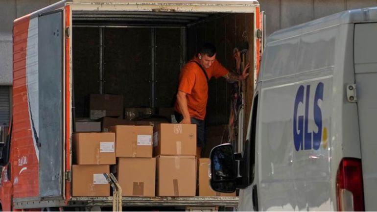 Por las trabas arancelarias 25 países suspenden los envíos de paquetes a Estados Unidos.