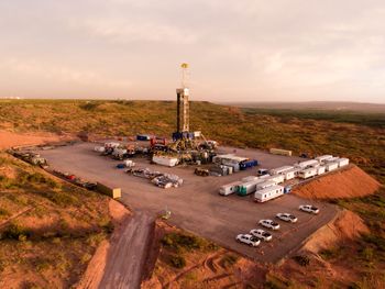 El trabajador petrolero de Vaca Muerta fue hallado muerto por un operario cuando llegó al lugar de trabajo.