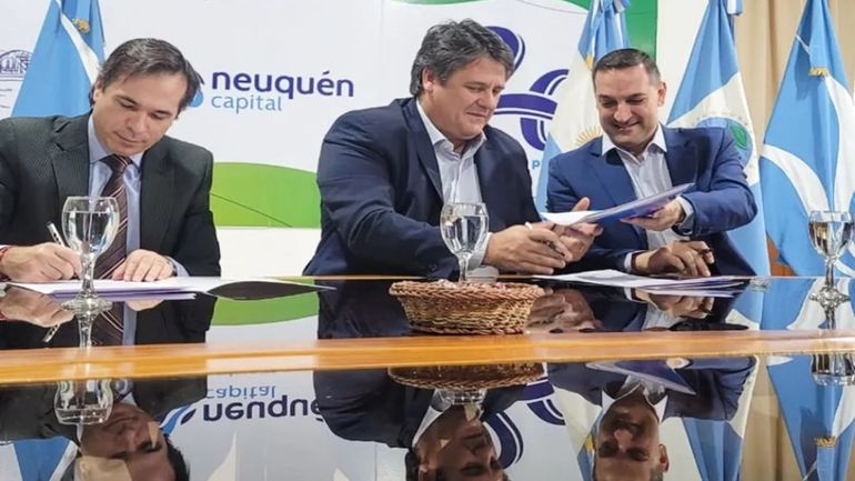 El Fiscal General, José Gerez, el intendente de Neuquén, Mariano Gaido, y el ministro de Seguridad de la provincia, Matías Nicolini. El Fiscal General, José Gerez, el intendente de Neuquén, Mariano Gaido, y el ministro de Seguridad de la provincia, Matías Nicolini.