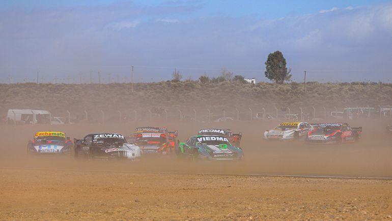 Así se disputó la final del TC Pista, que terminó con el auto de seguridad adelante. Así se disputó la final del TC Pista, que terminó con el auto de seguridad adelante.