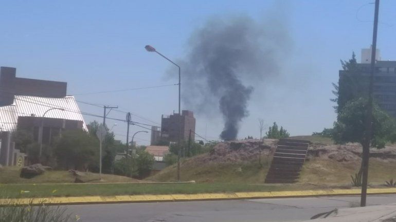 Video: las imágenes de la columna de humo que invadió a la ciudad