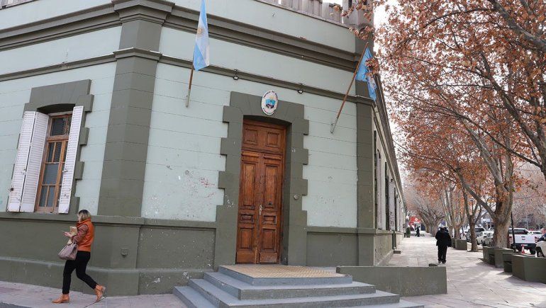 Su nombramiento fue oficializado a través del Decreto 1021/2025 firmado por el gobernador Rolando Figueroa.