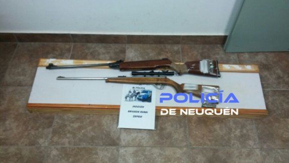Detuvieron a cuatro hombres y dos mujeres con armas de caza