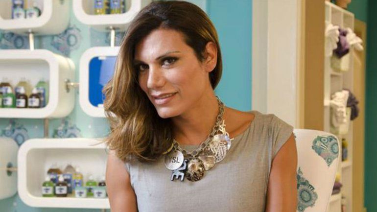 De la V evitó saludar al periodista y éste disparó duro contra ella.