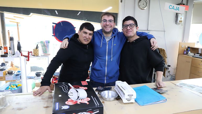 Emoción y nostalgia detrás del mostrador. Emoción y nostalgia detrás del mostrador.