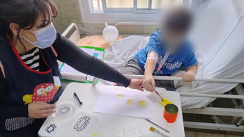 escuela a domicilio en neuquen: ¿por que hay docentes que dan clases en casas y hospitales?