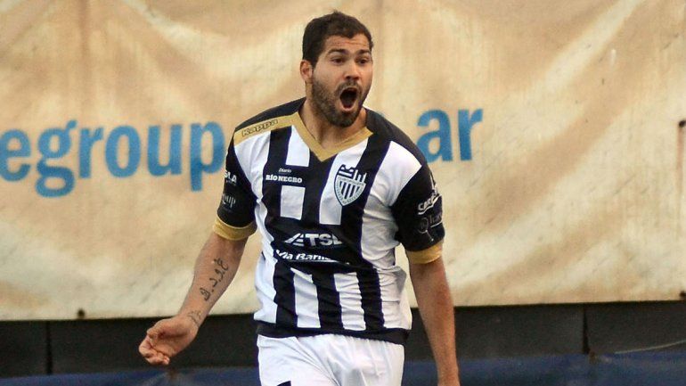 El Mono abrió la cuenta y encaminó la valiosa victoria de su equipo.