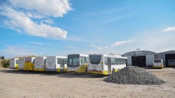 Hubo largas esperas por parte de los usuarios, especialmente en los horarios pico. Recién a media mañana comenzaron a cargarles combustible a los colectivos. Hubo largas esperas por parte de los usuarios, especialmente en los horarios pico. Recién a media mañana comenzaron a cargarles combustible a los colectivos.