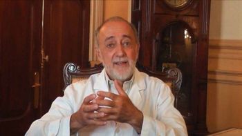 Doctor Alfredo Miroli, especialista en inmunología. Foto: Google. Doctor Alfredo Miroli, especialista en inmunología. Foto: Google.