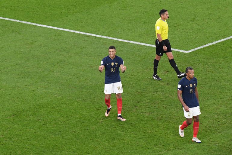 Francia venció a Polonia y se metió en cuartos de final del Mundial