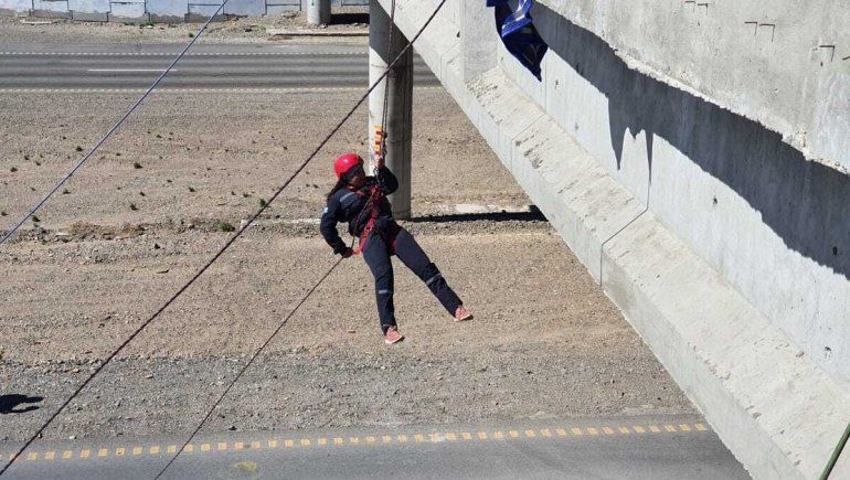Trabajadores de Senillosa se capacitan en socorrismo en altura