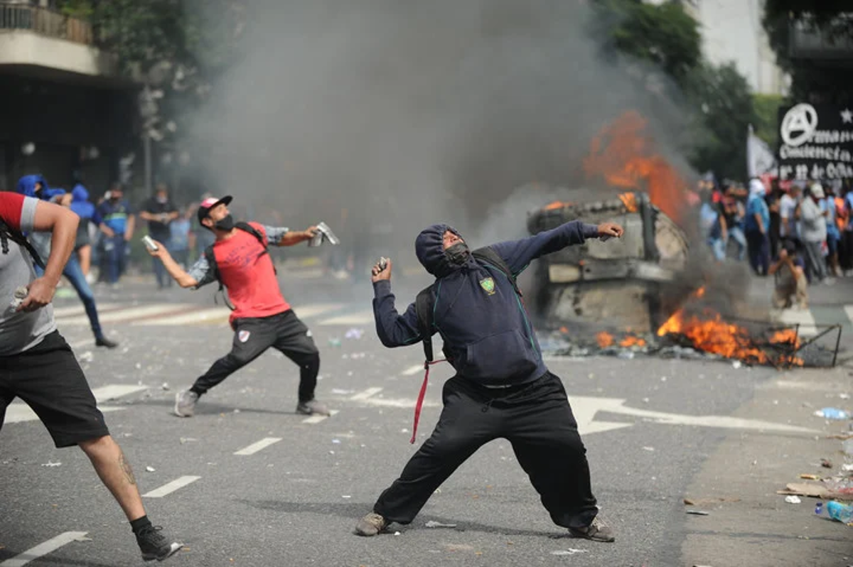 La Justicia identificó a ocho agresores que atacaron el Congreso