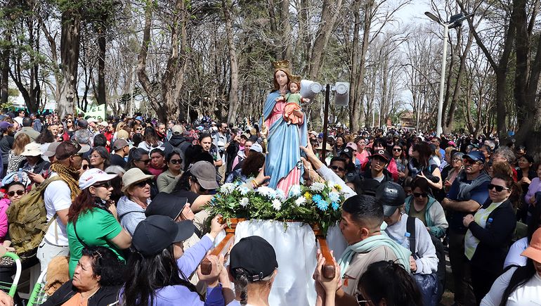 En 27 fotos, así se vivió la peregrinación a la Virgen de Luján en Centenario