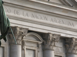 La Casa Rosada presiona a los bancos para destrabar el ingreso de ahorros al sistema formal y acelerar la aplicación de la nueva normativa La Casa Rosada presiona a los bancos para destrabar el ingreso de ahorros al sistema formal y acelerar la aplicación de la nueva normativa