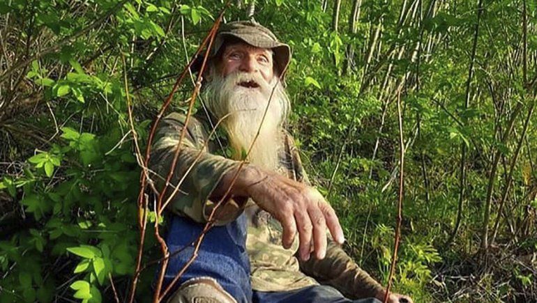 Vivió 27 años en el bosque y fue a prisión por ocupa