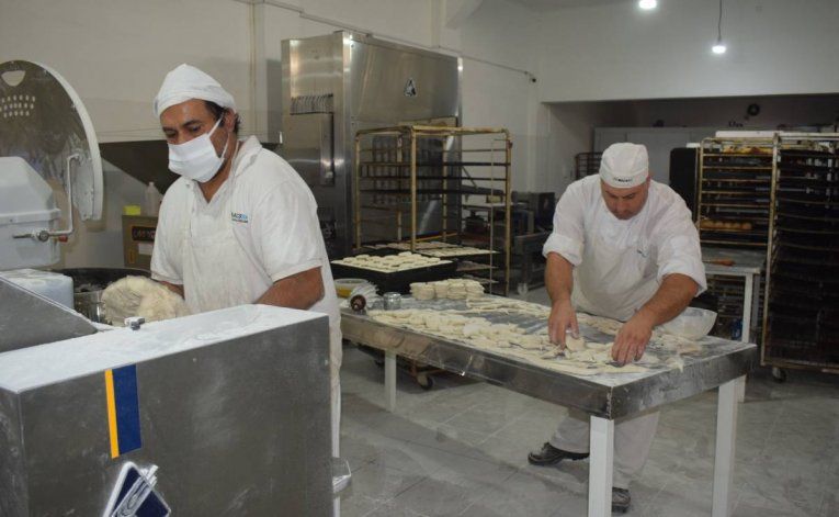 Panaderos denuncian aprietes por tener precios muy bajos