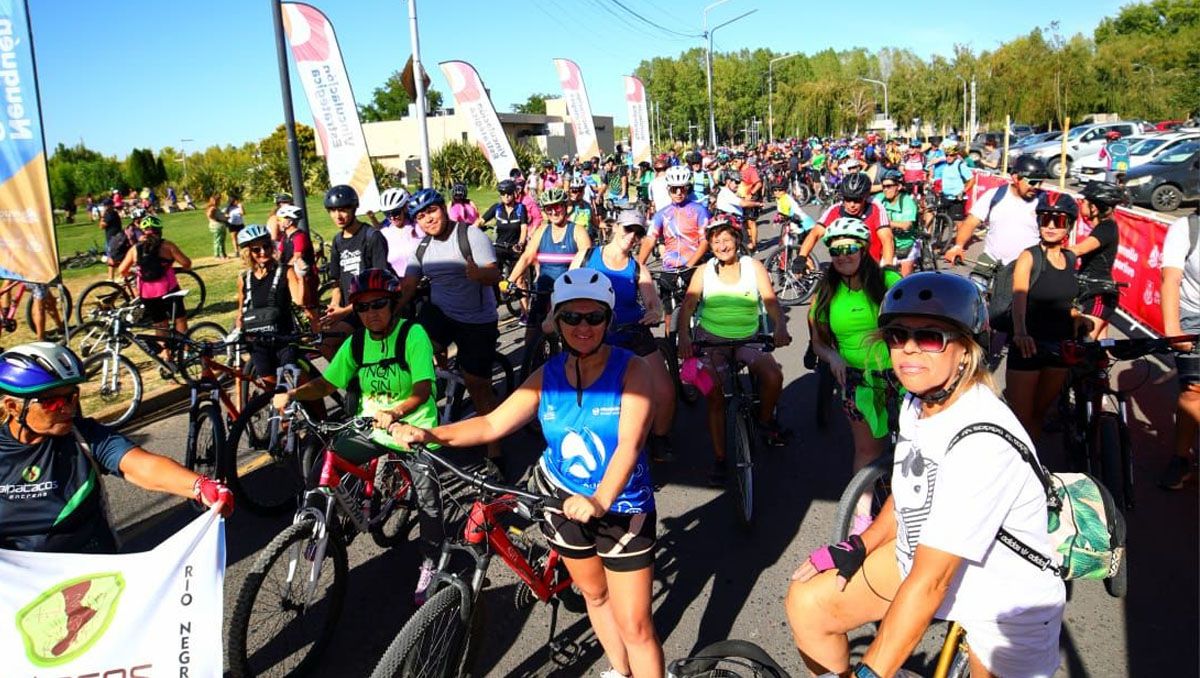 Una gran bicicleteada unió la Isla 132 con Valentina y la Penínsul Hiroki