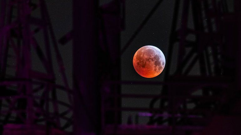 Mirá las mejores fotos de la Luna de sangre, el eclipse que sedujo al mundo