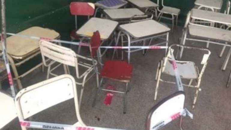 La joven apuñalada presentó una grave lesión en la región mamaria.