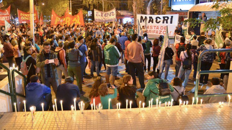 Neuquén se sumó a la marcha de velas contra los tarifazos