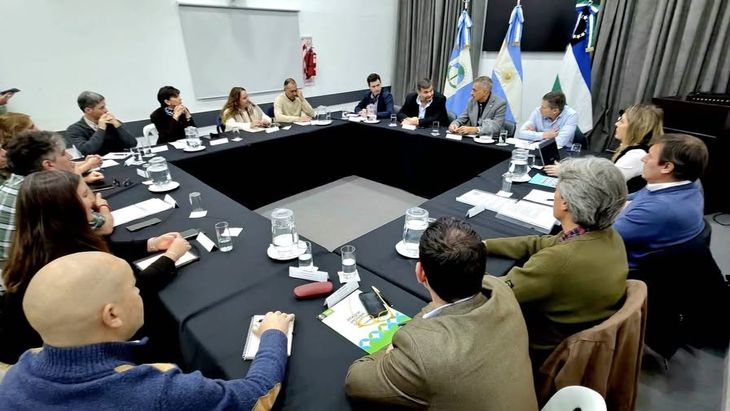 La iniciativa fue uno de los ejes de la primera reunión de gabinete productivo conjunto entre Río Negro y Neuquén. La iniciativa fue uno de los ejes de la primera reunión de gabinete productivo conjunto entre Río Negro y Neuquén.